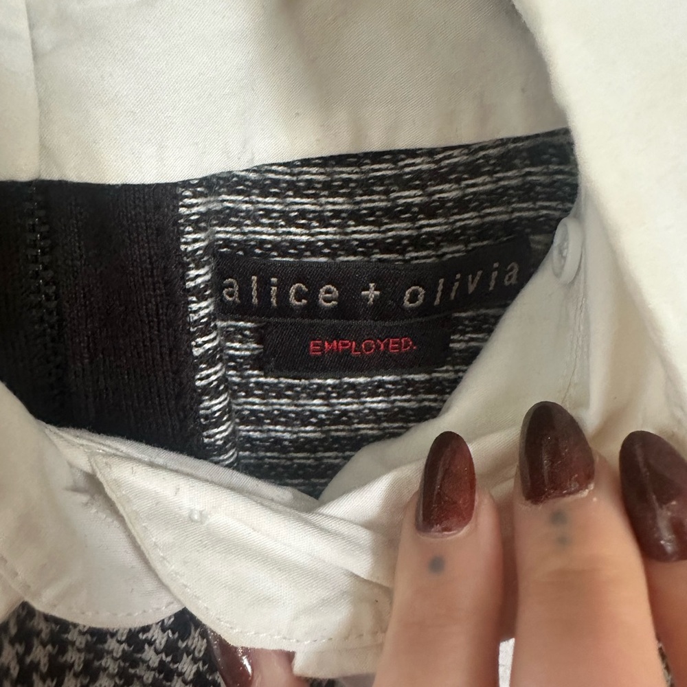 Alice + Olivia Black and White Houndstooth Blouse with removable collar - Picture 4 of 4
